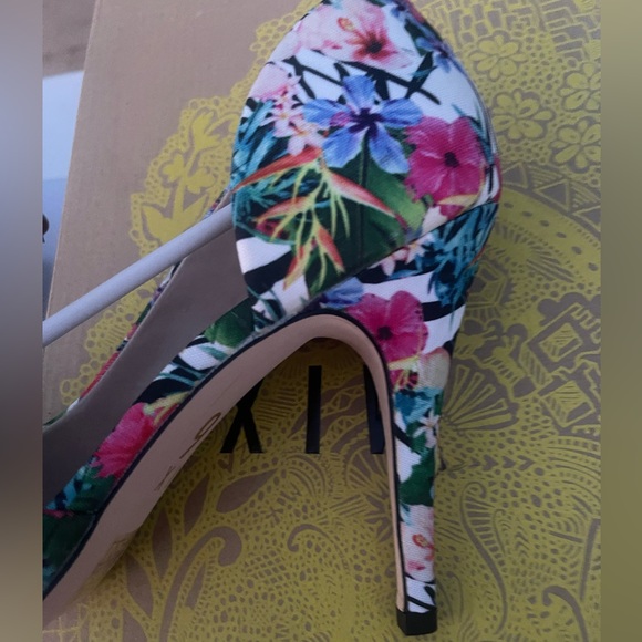 New floral print heels by mix no 6 - Picture 7 of 9